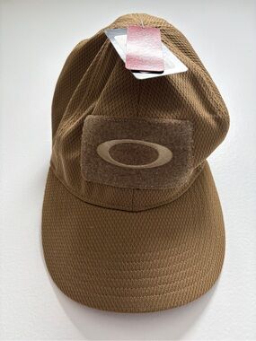 Oakley SI cap Coyote color
Size L/XL